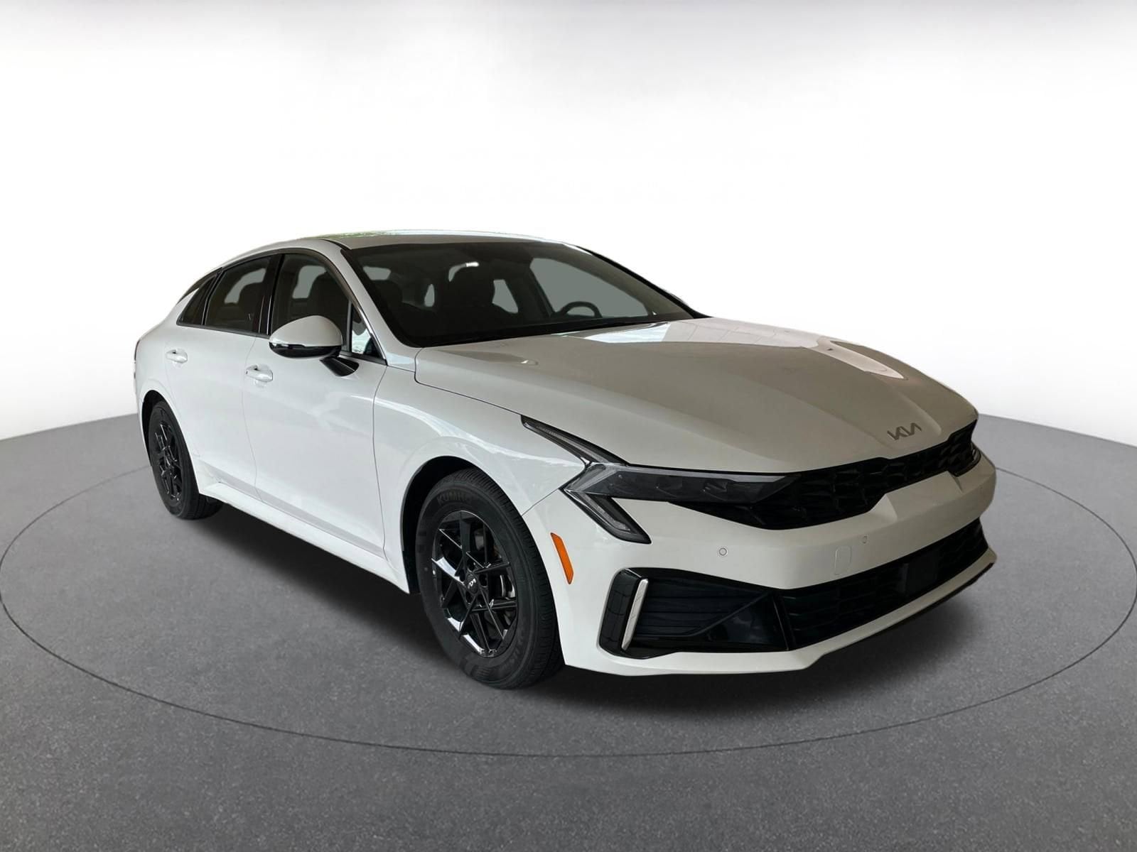 Thumbnail: 2025 Kia K5 - 1