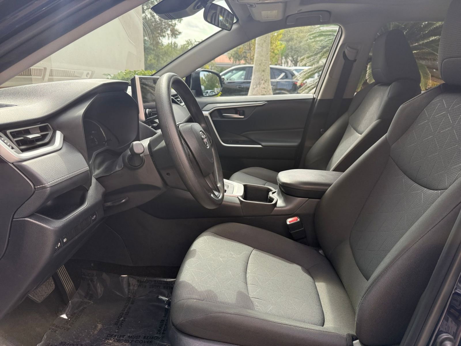 Thumbnail: 2025 Toyota RAV4 - 32