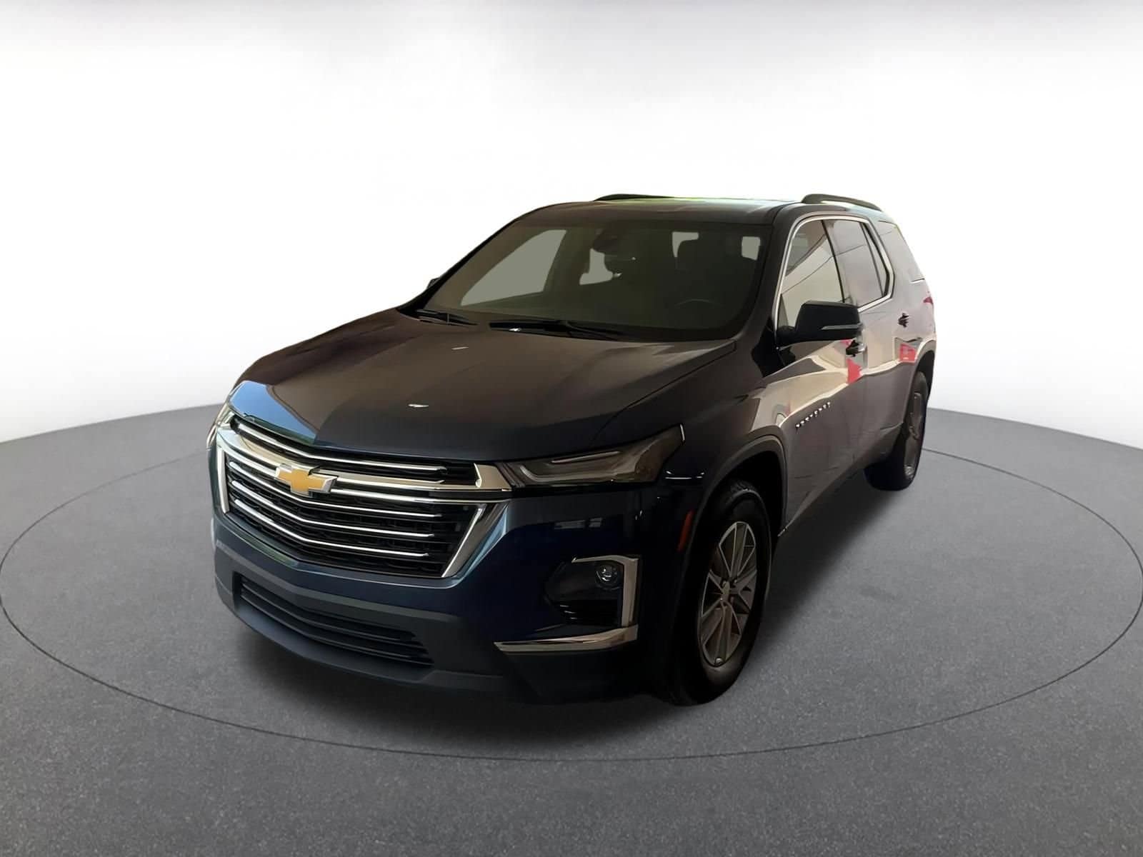 Thumbnail: 2023 Chevrolet Traverse - 5