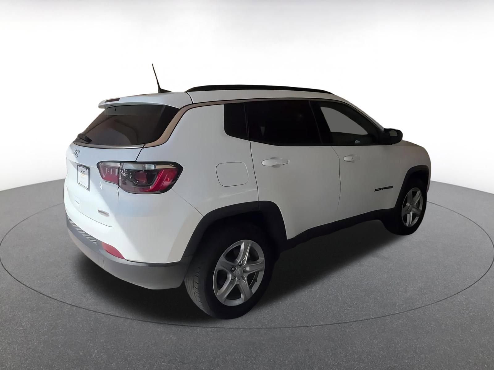 Thumbnail: 2023 Jeep Compass - 15