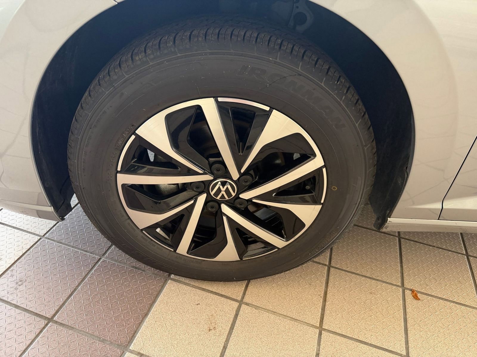 Thumbnail: 2025 Volkswagen Jetta - 24