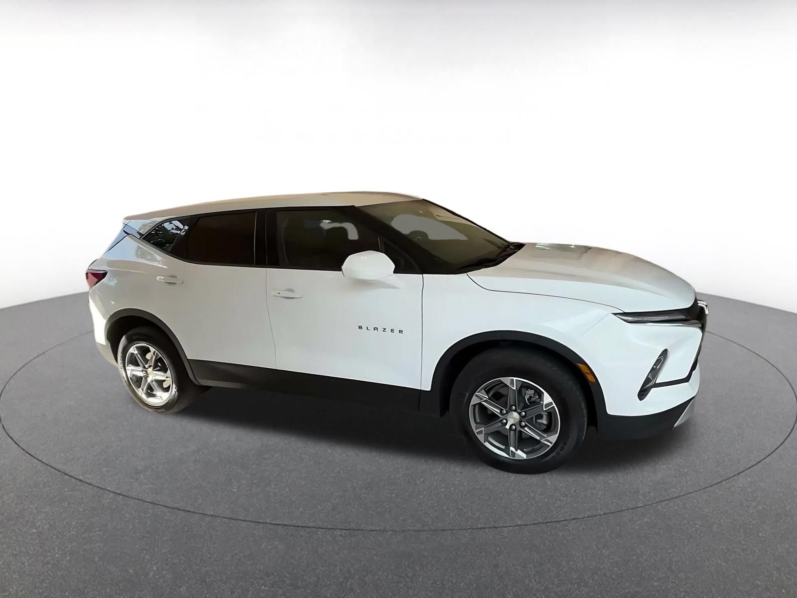 Thumbnail: 2026 Chevrolet Blazer - 2