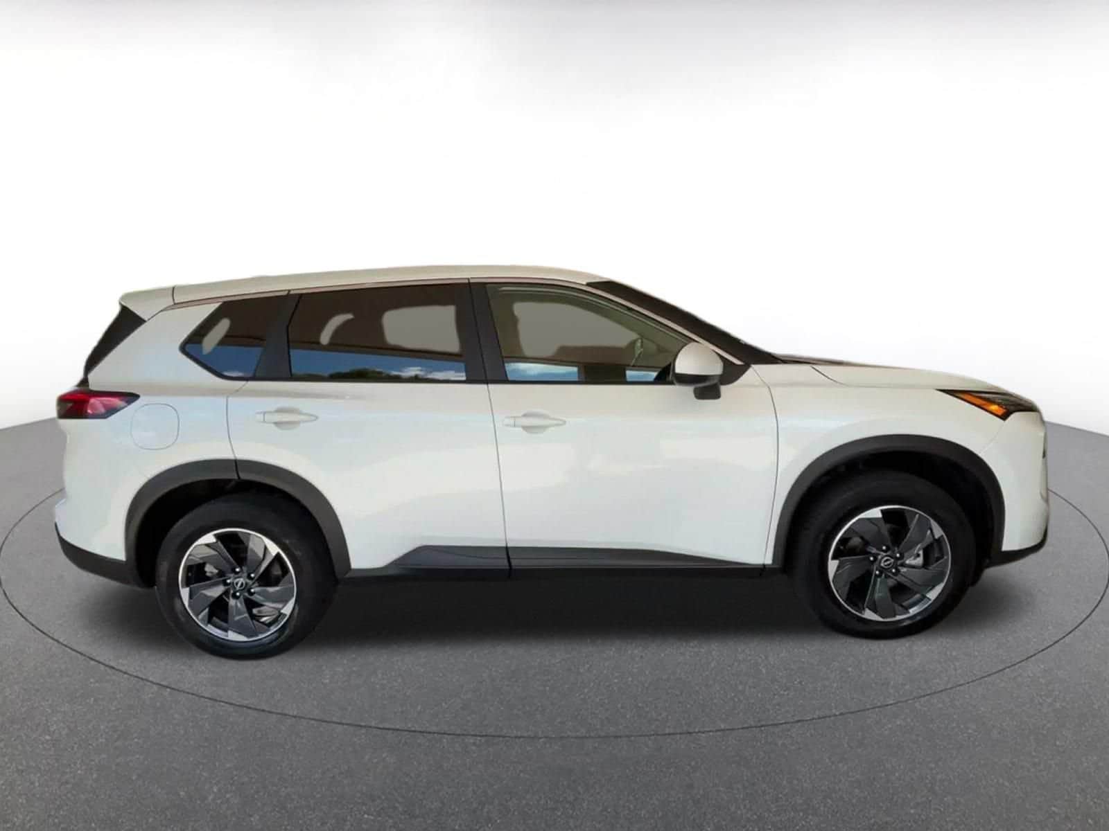 2025 Nissan Rogue SV - Photo 15