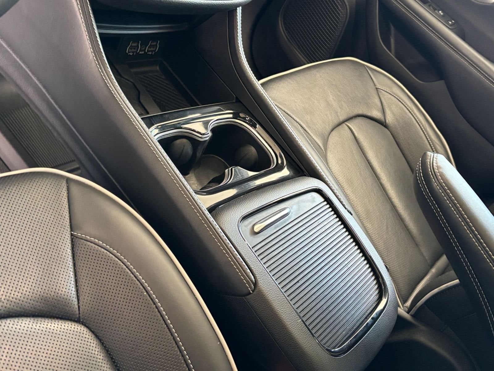 Thumbnail: 2025 Chrysler Pacifica - 16