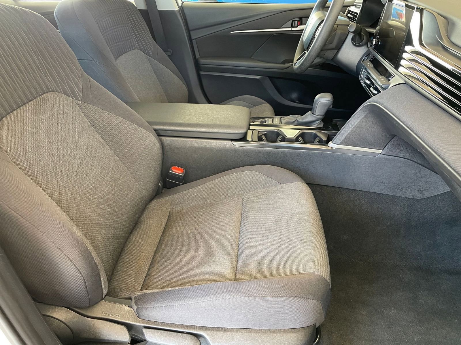 Thumbnail: 2025 Toyota Camry - 35