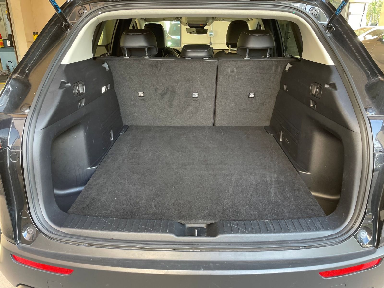 Thumbnail: 2025 Mazda CX-50 - 30