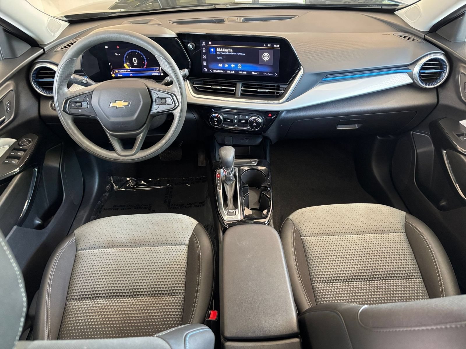 Thumbnail: 2025 Chevrolet Trax - 30