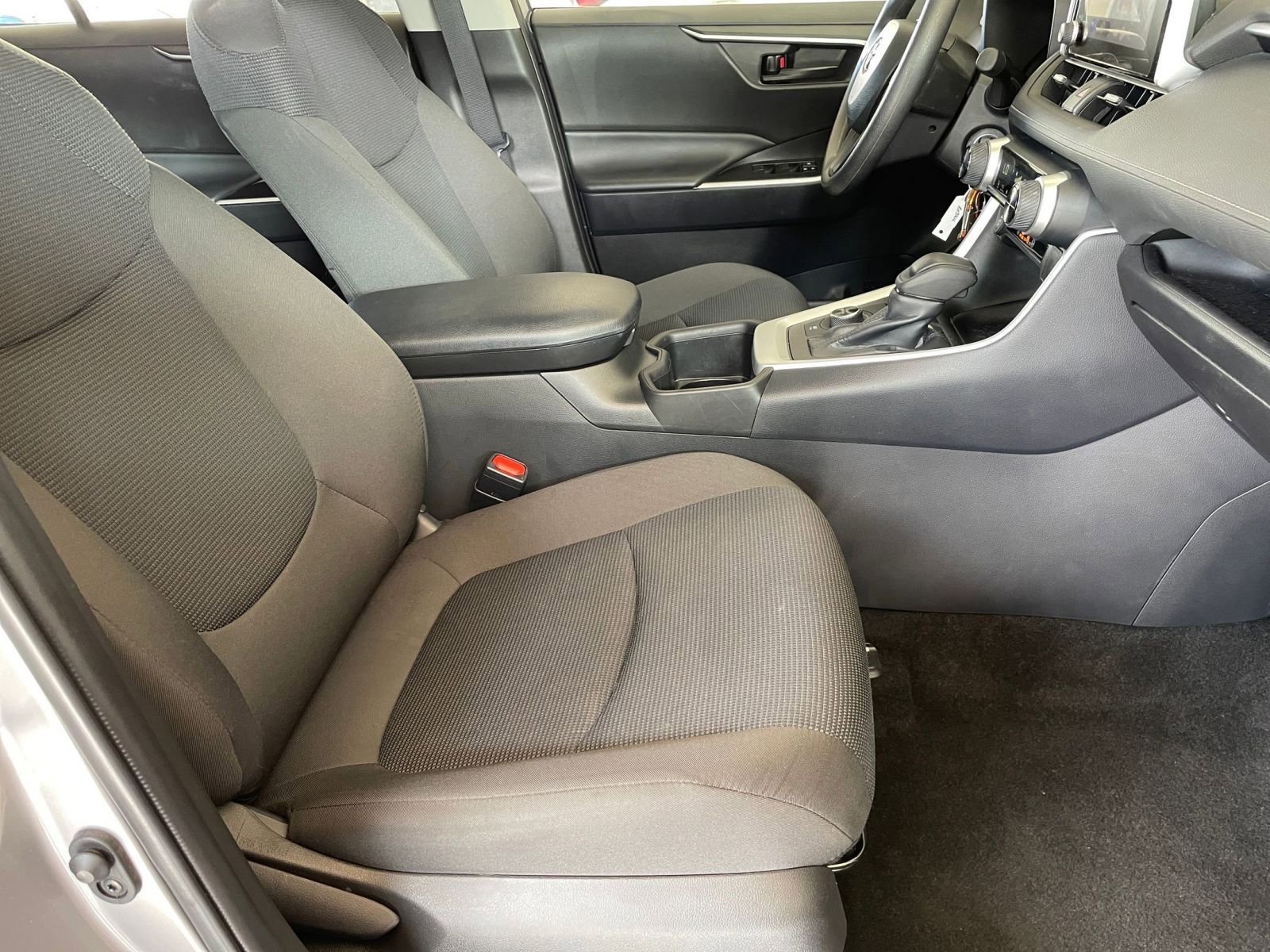 Thumbnail: 2025 Toyota RAV4 - 35