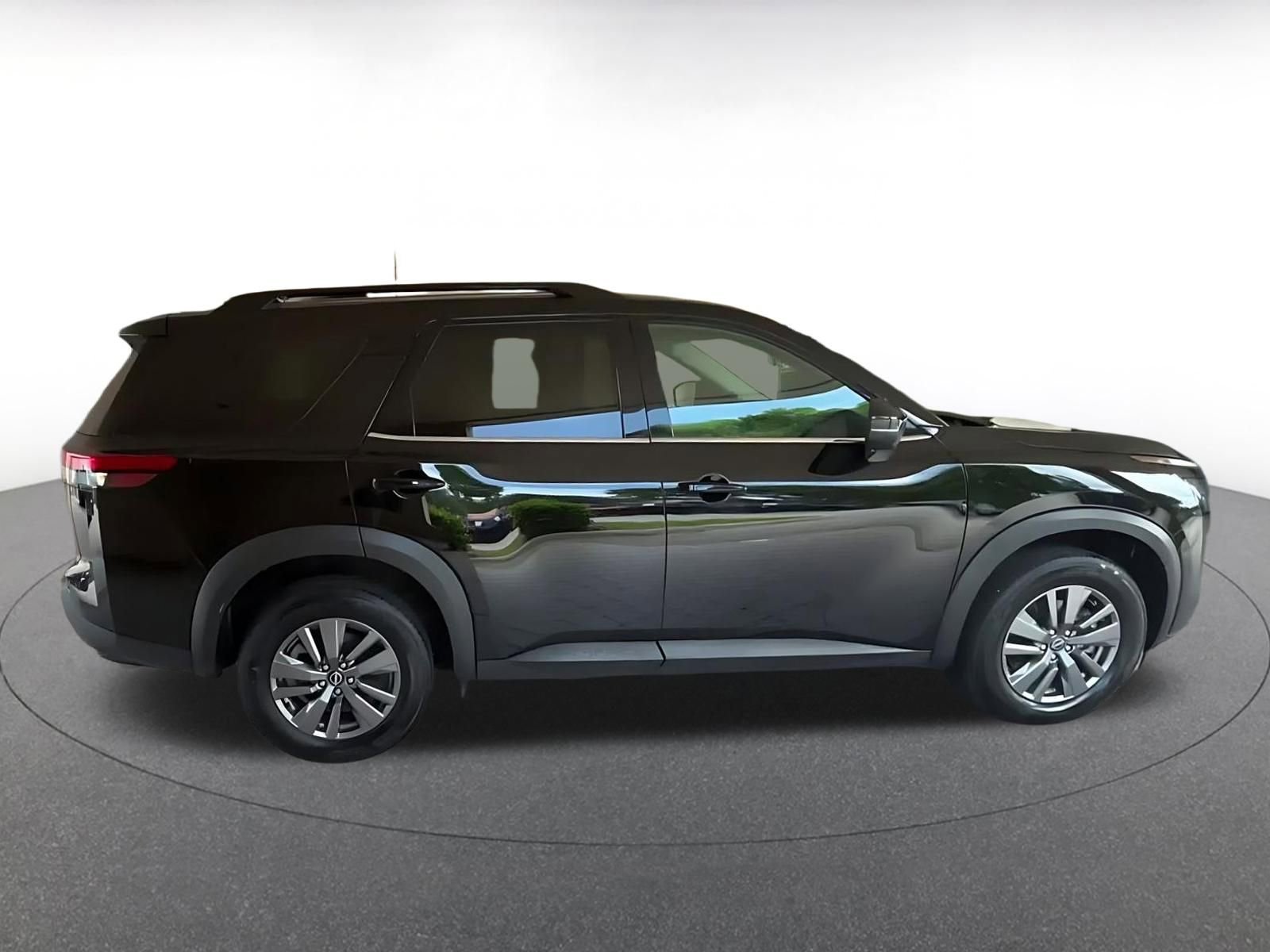 Thumbnail: 2025 Nissan Pathfinder - 15
