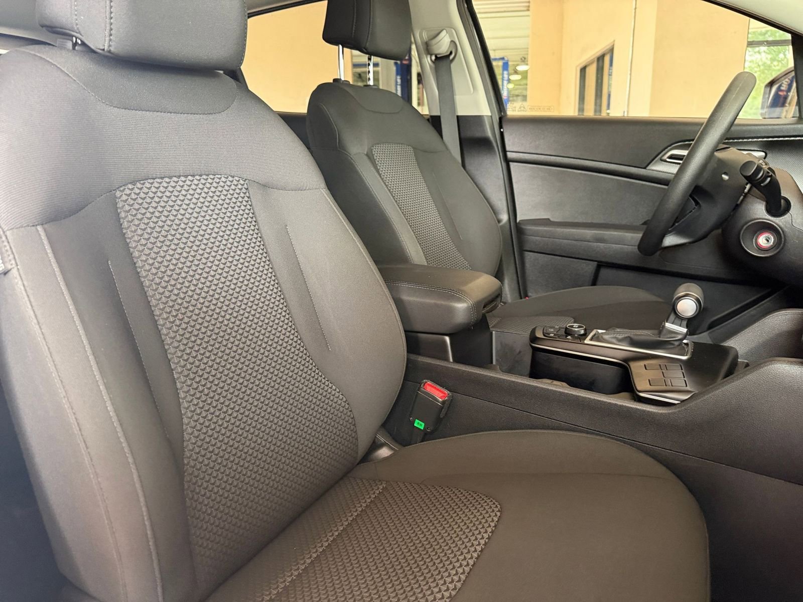 Thumbnail: 2025 Kia Sportage - 30