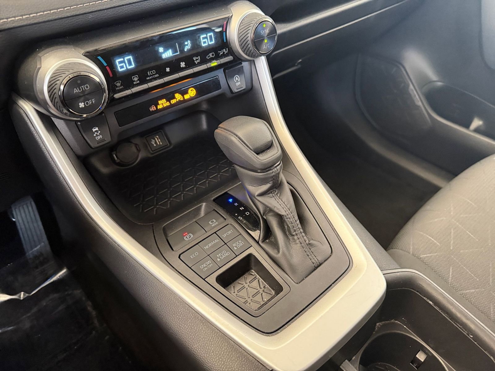 Thumbnail: 2025 Toyota RAV4 - 35