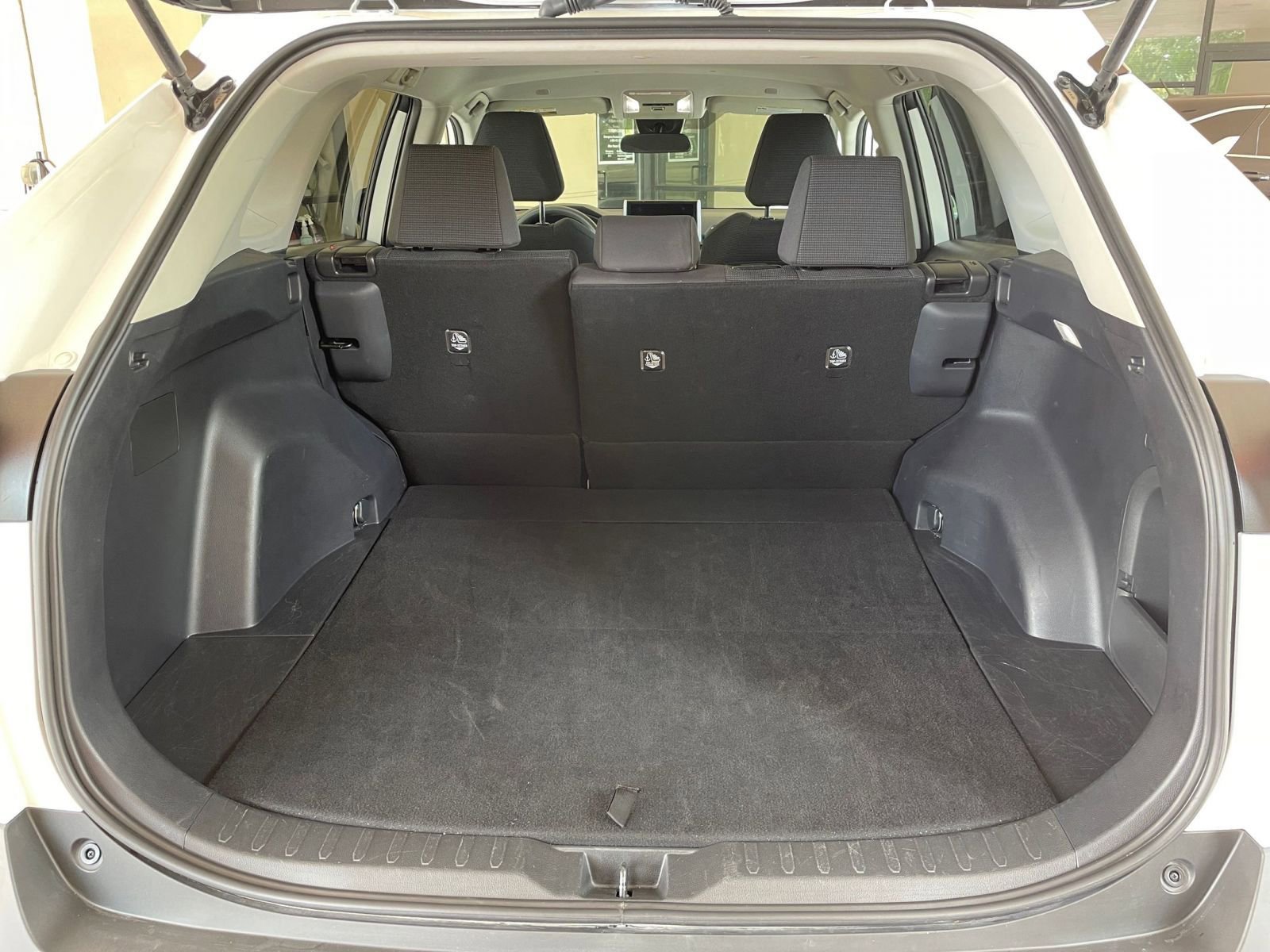 Thumbnail: 2025 Toyota RAV4 - 29