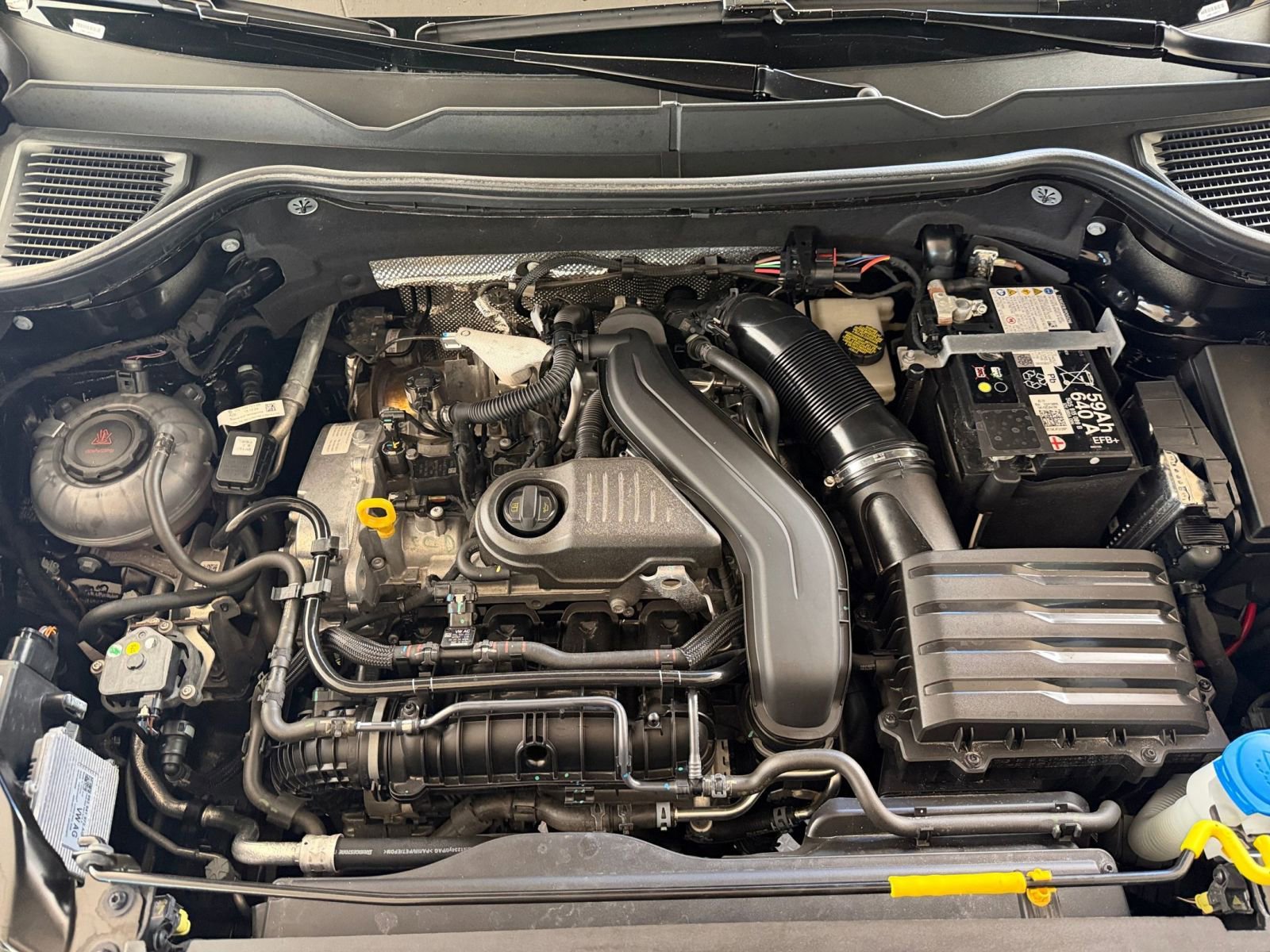 Thumbnail: 2025 Volkswagen Taos - 25