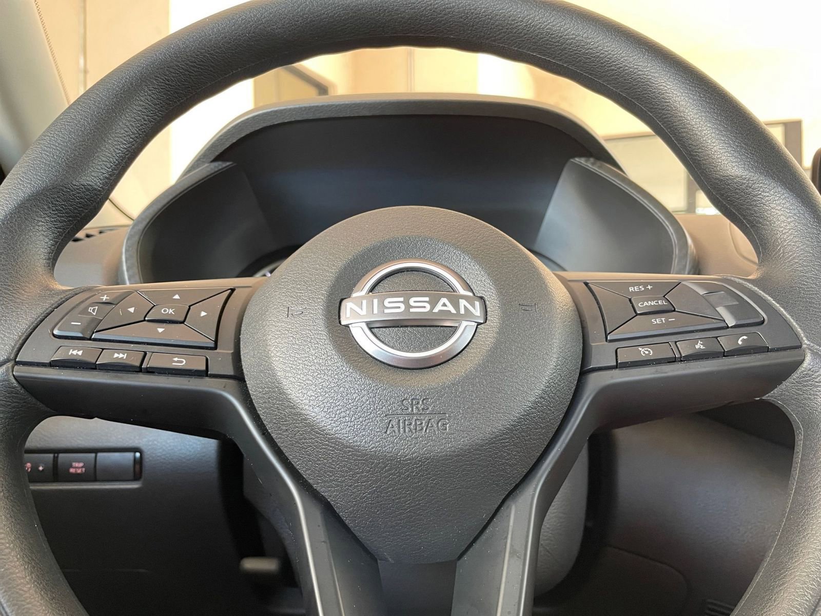 Thumbnail: 2025 Nissan Sentra - 25