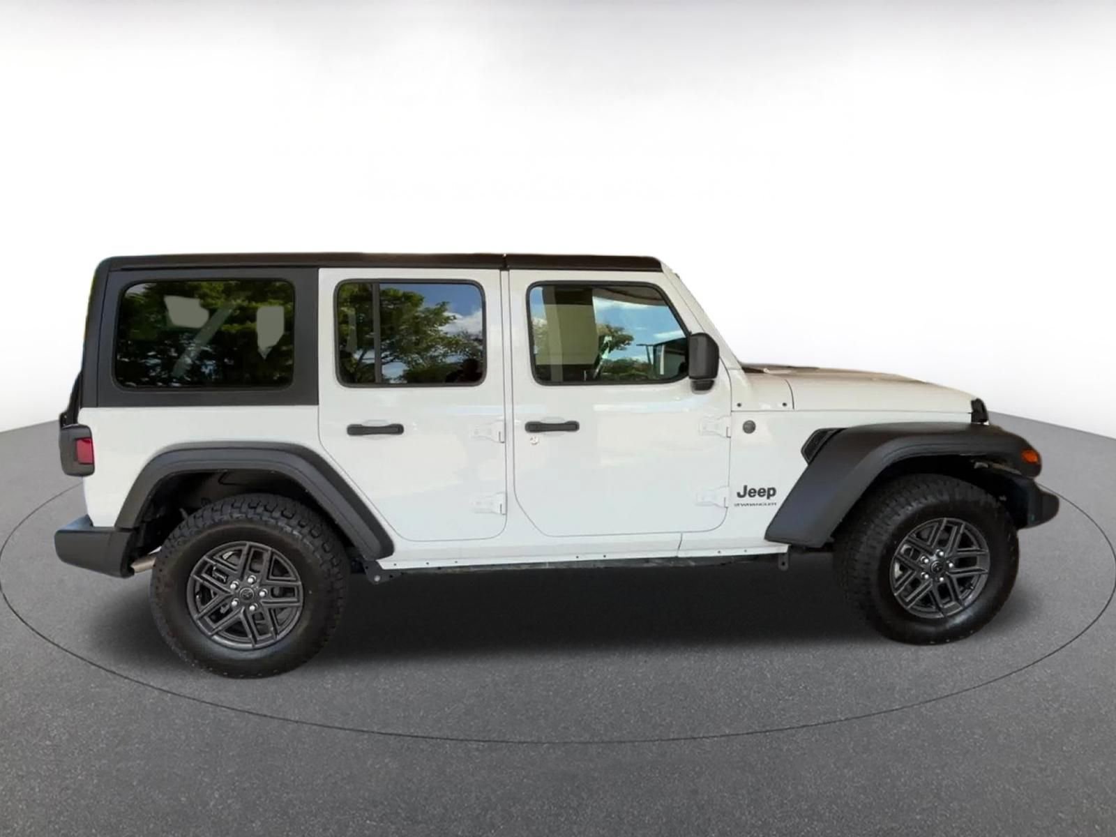 Thumbnail: 2025 Jeep Wrangler - 16