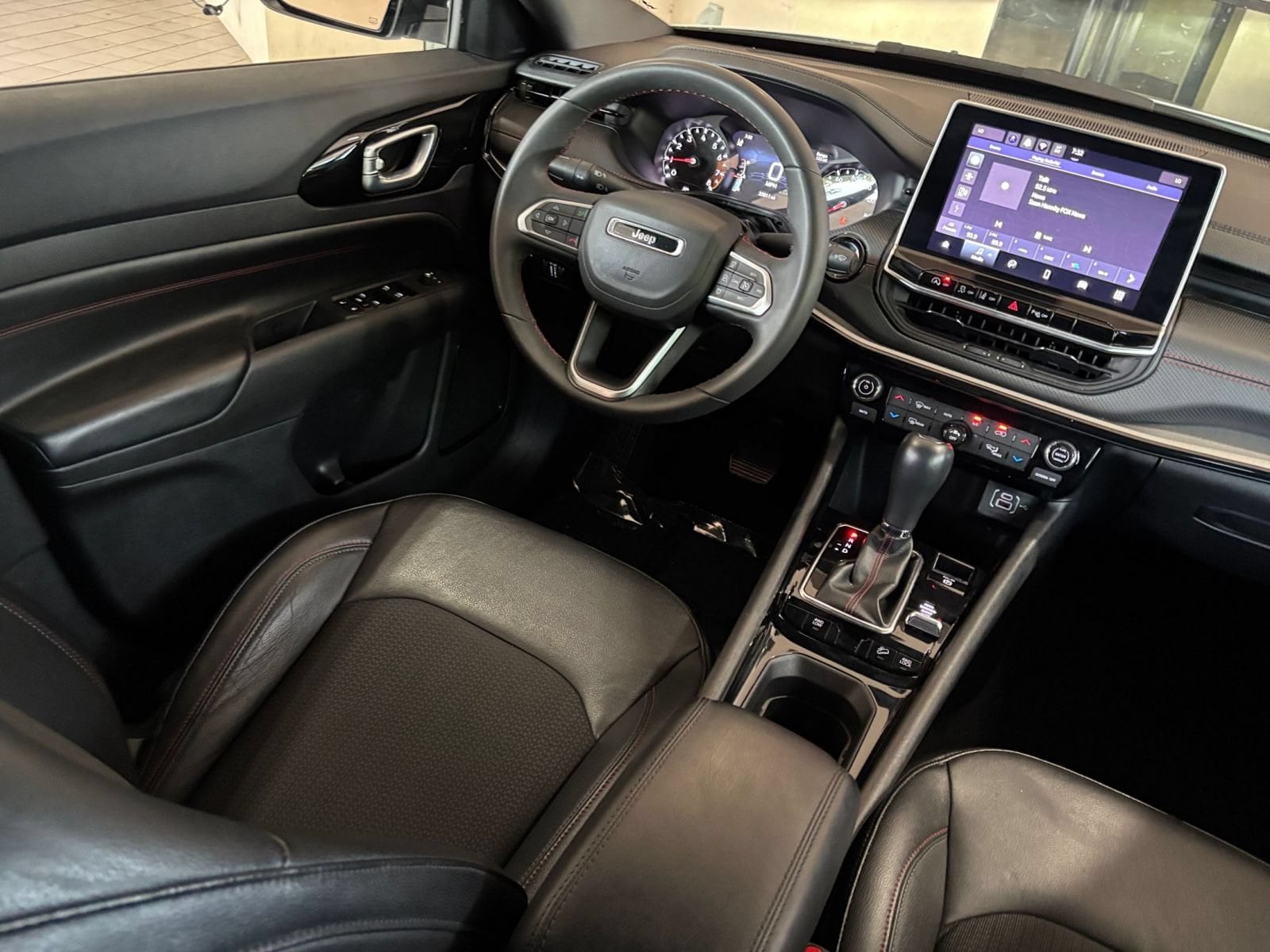 Thumbnail: 2025 Jeep Compass - 32
