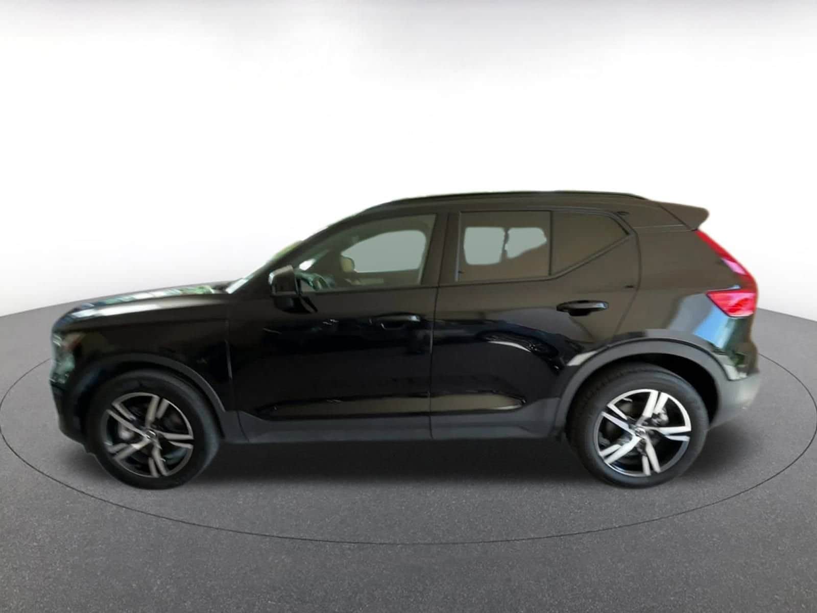 Thumbnail: 2024 Volvo XC40 - 8