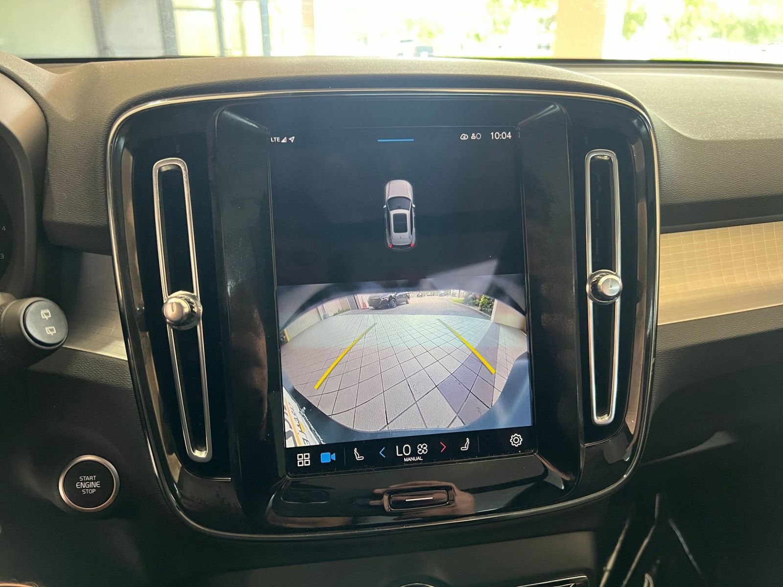 Thumbnail: 2024 Volvo XC40 - 17