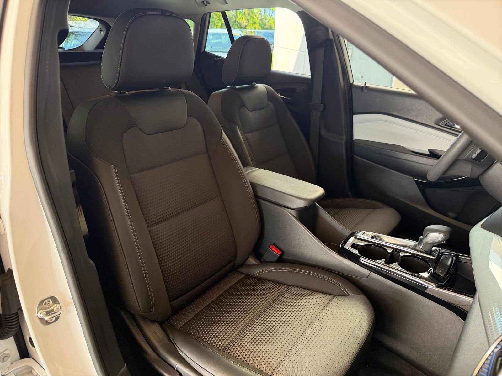 Thumbnail: 2025 Chevrolet Trax - 30