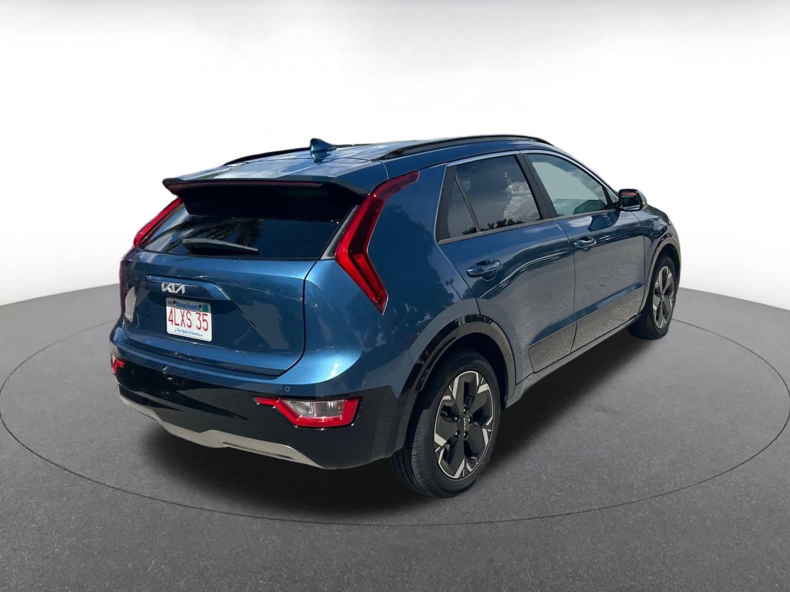 Thumbnail: 2023 Kia Niro - 7