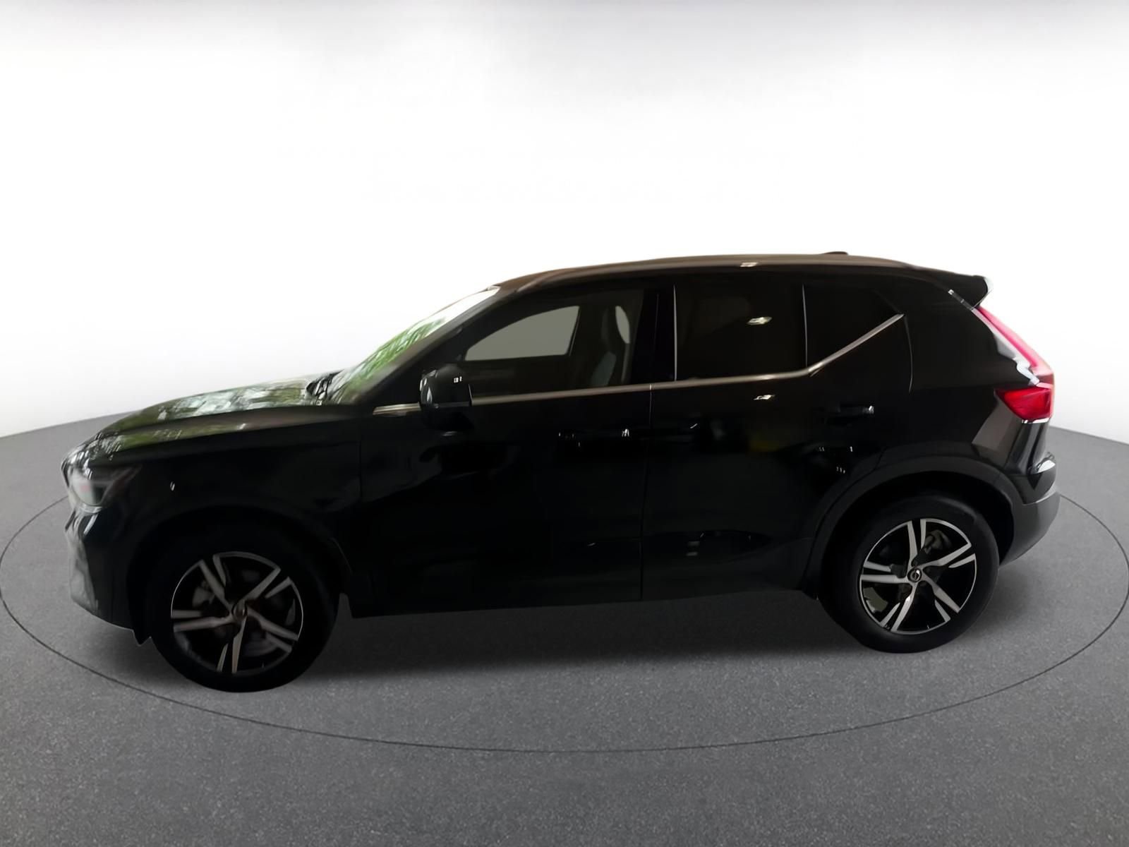 Thumbnail: 2024 Volvo XC40 - 7