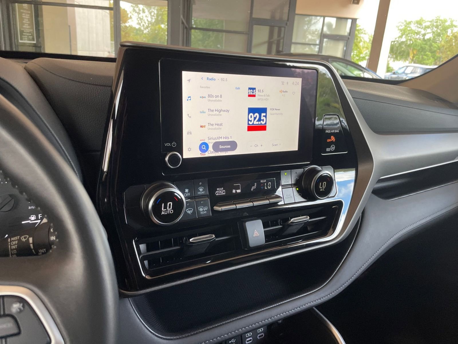 Thumbnail: 2025 Toyota Highlander - 17