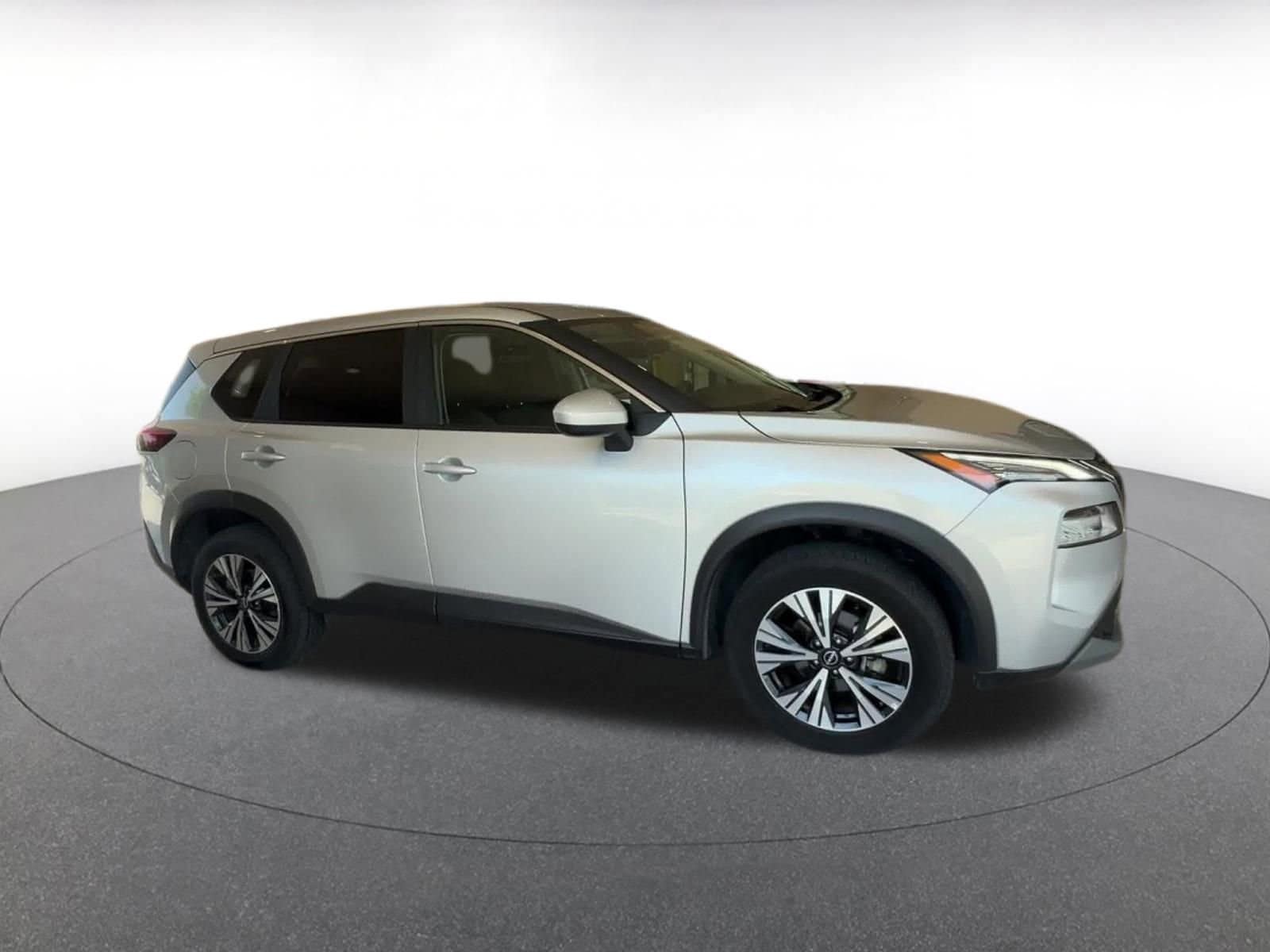 2023 Nissan Rogue SV 2