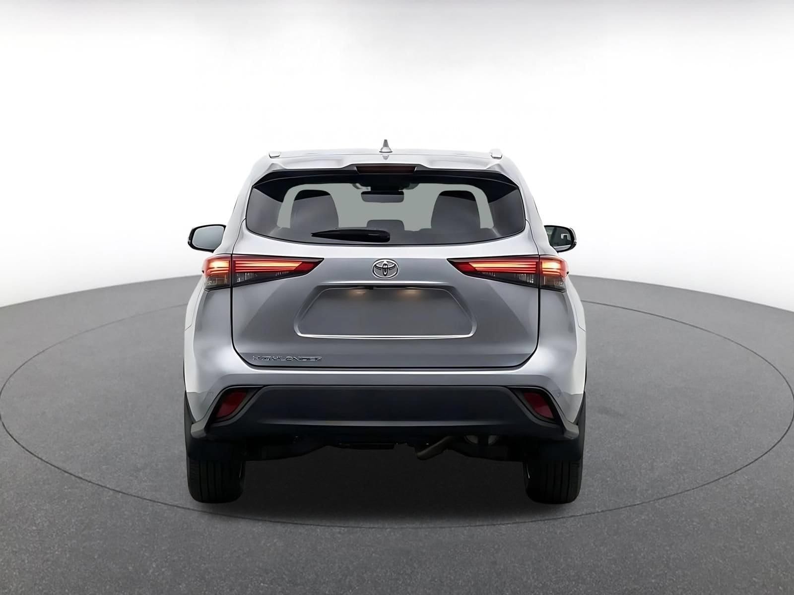 Thumbnail: 2025 Toyota Highlander - 15