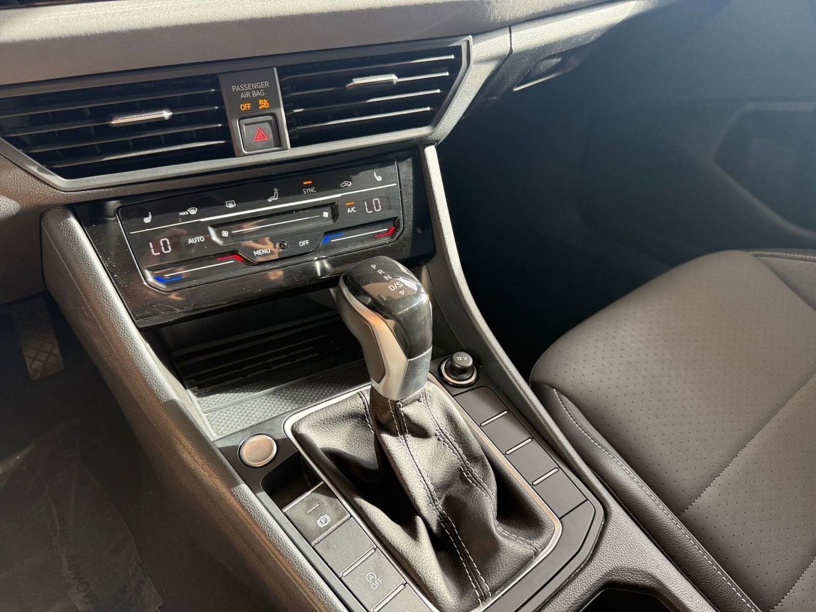 Thumbnail: 2025 Volkswagen Jetta - 35