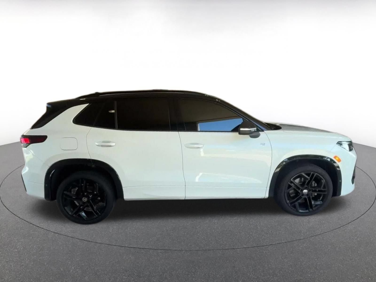 Thumbnail: 2025 Volkswagen Tiguan - 13