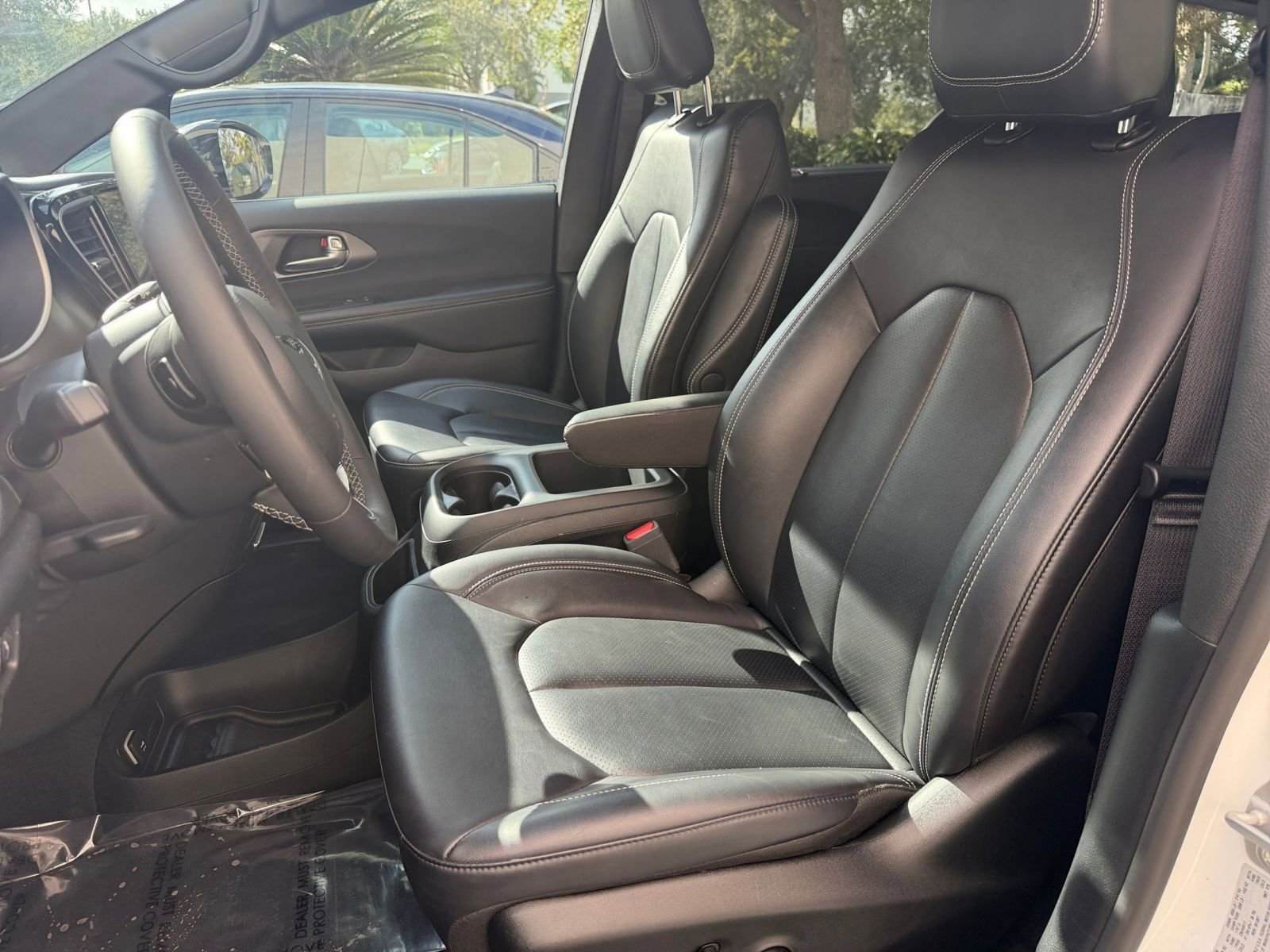 Thumbnail: 2025 Chrysler Pacifica - 23