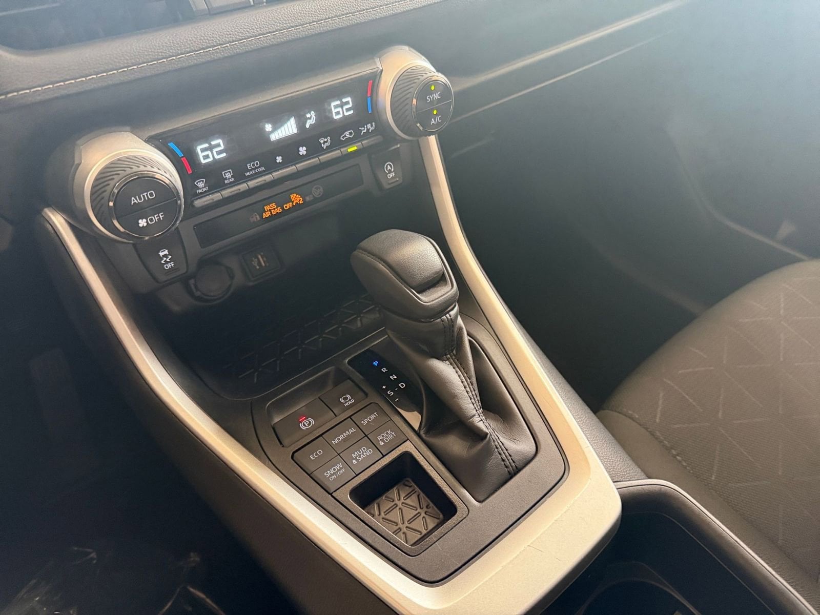 Thumbnail: 2025 Toyota RAV4 - 35