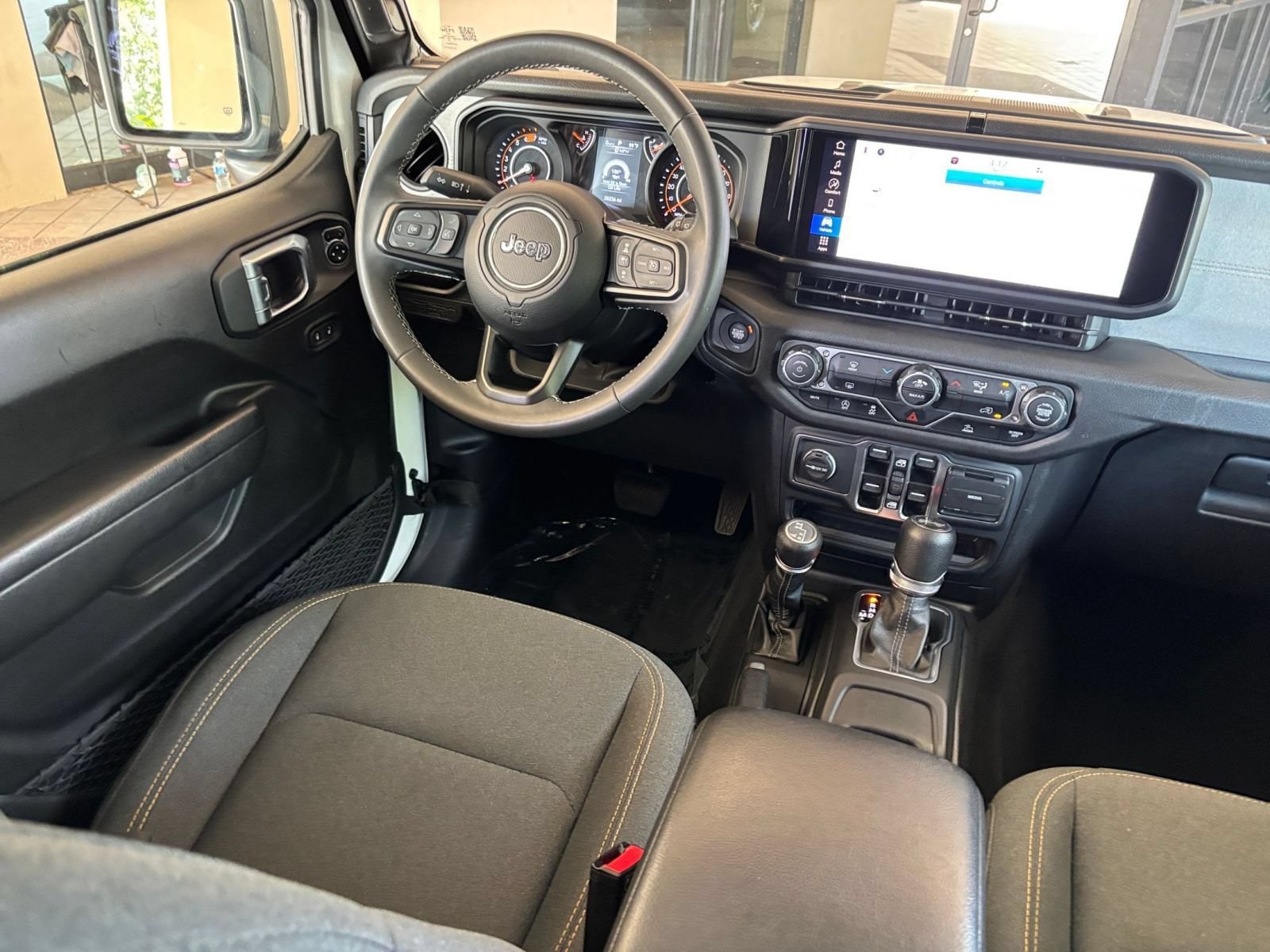 Thumbnail: 2025 Jeep Wrangler - 28