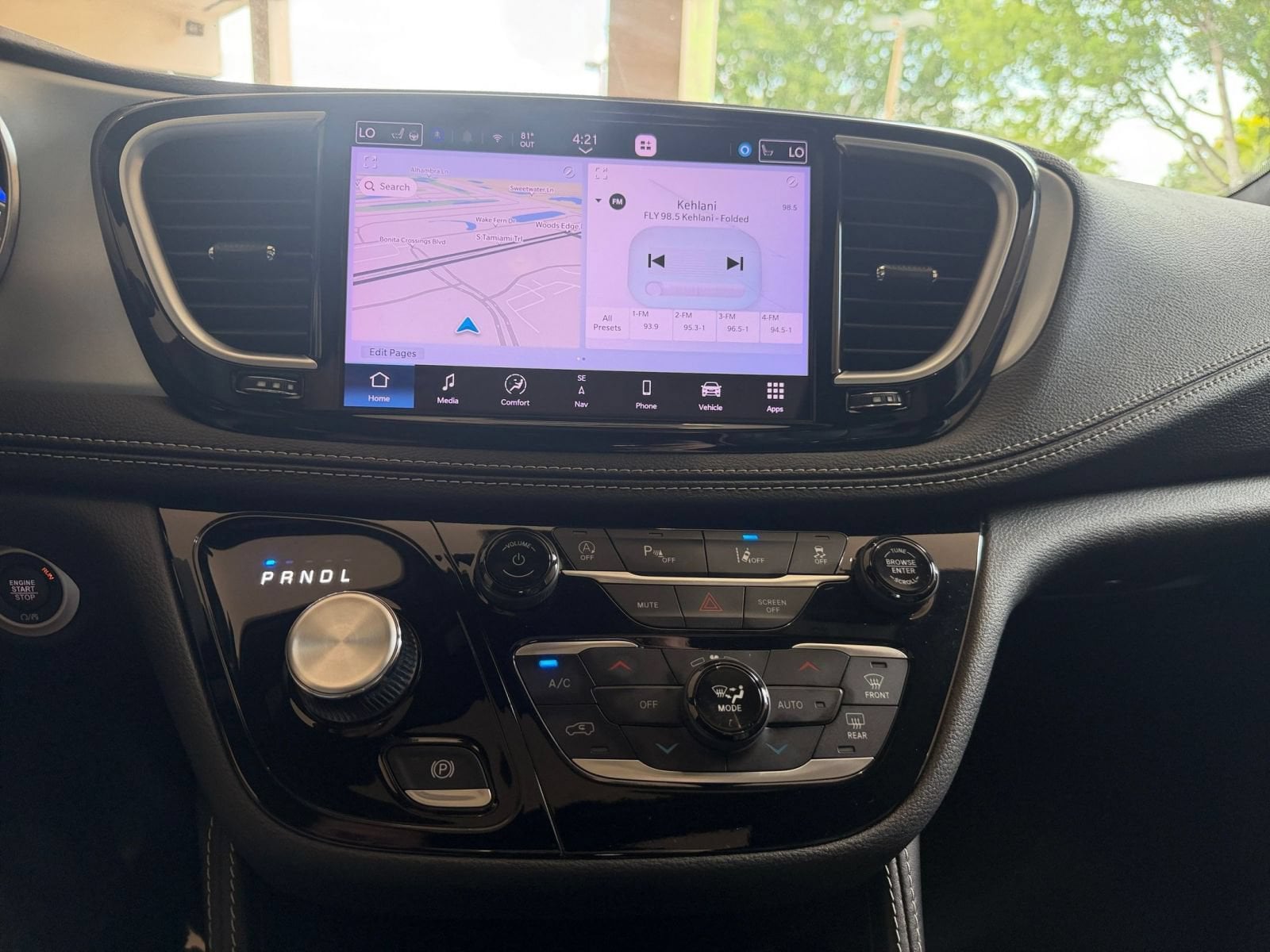 Thumbnail: 2025 Chrysler Pacifica - 16