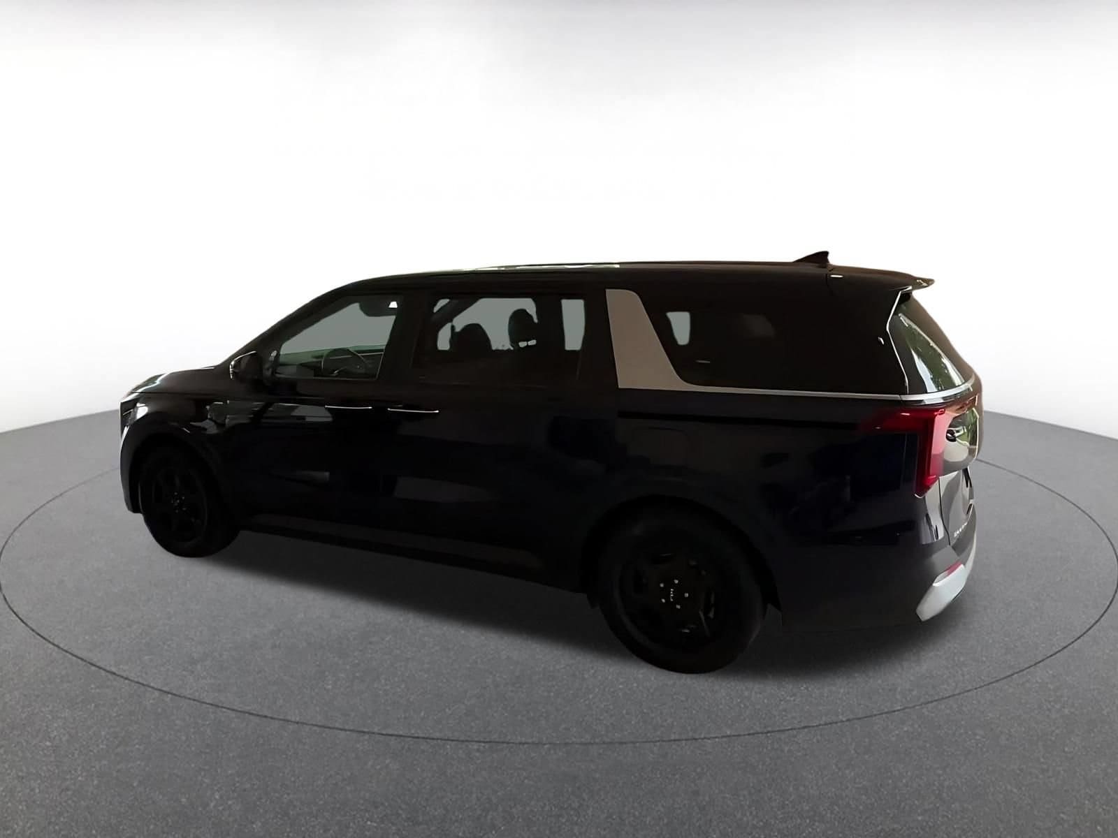 Thumbnail: 2026 Kia Carnival - 9