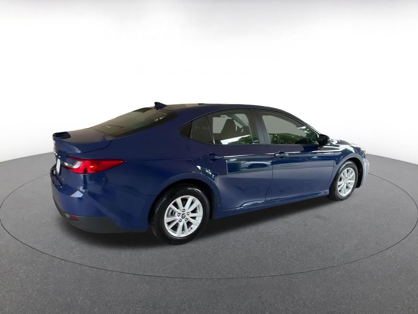 Thumbnail: 2025 Toyota Camry - 14