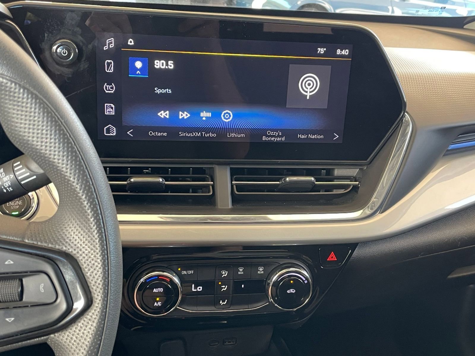 Thumbnail: 2025 Chevrolet Trax - 17