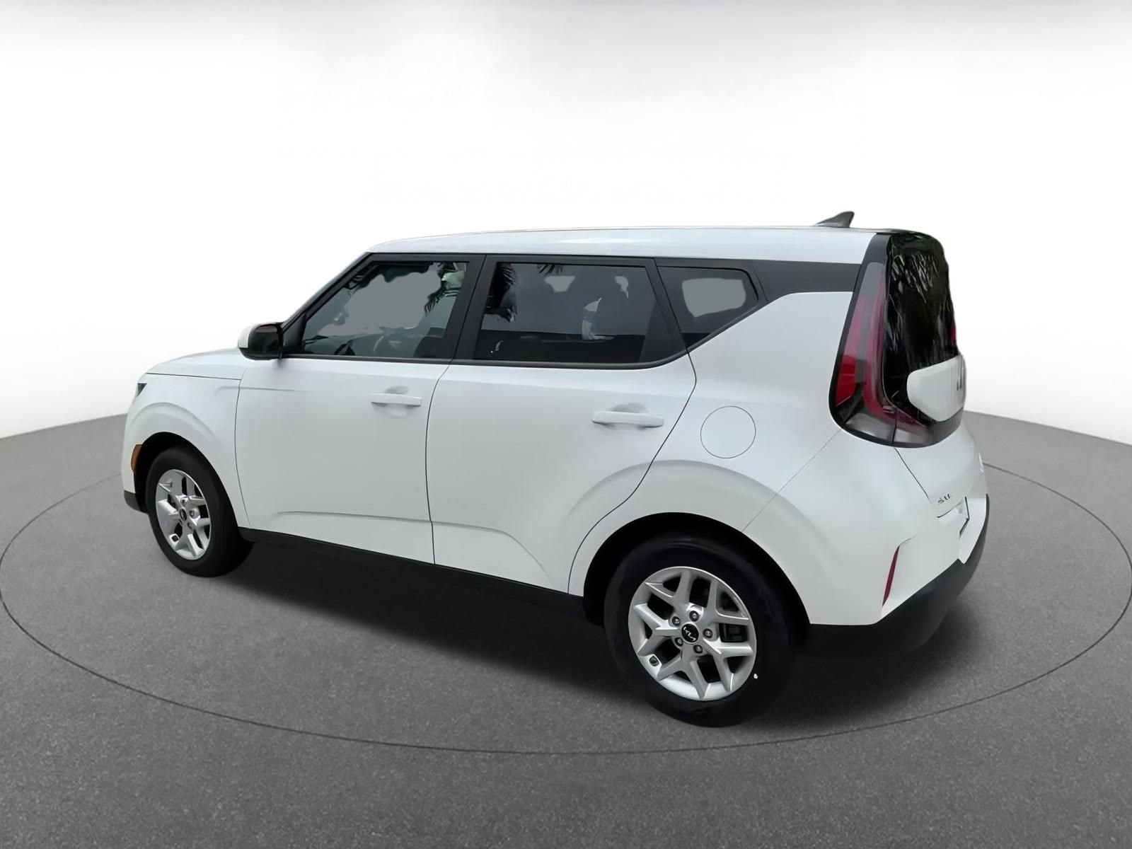 2024 Kia Soul LX 8