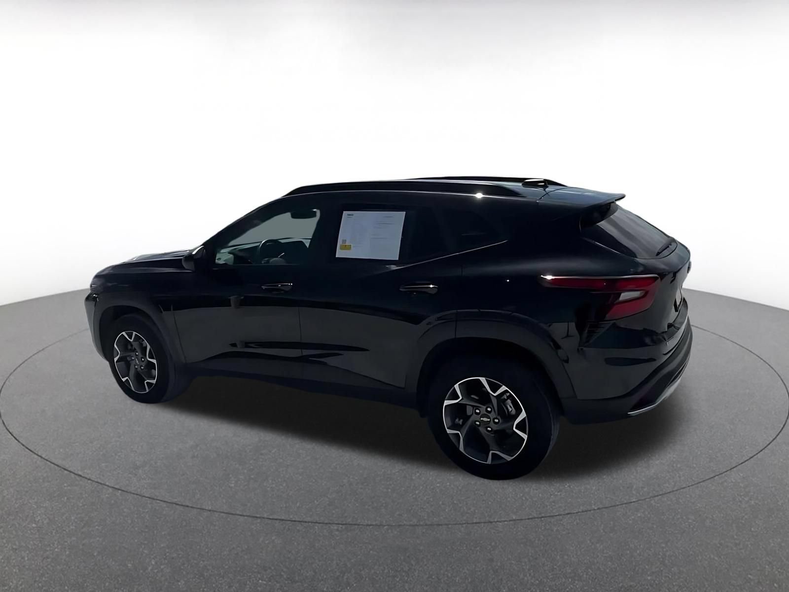 Thumbnail: 2025 Chevrolet Trax - 8