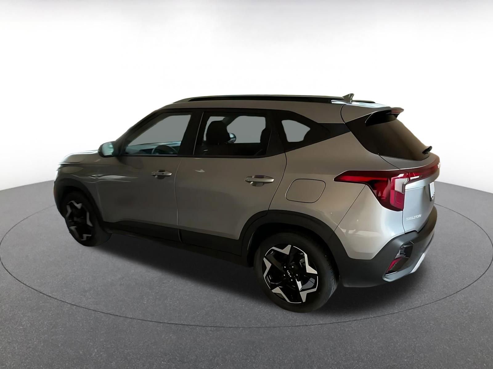 Thumbnail: 2025 Kia Seltos - 10