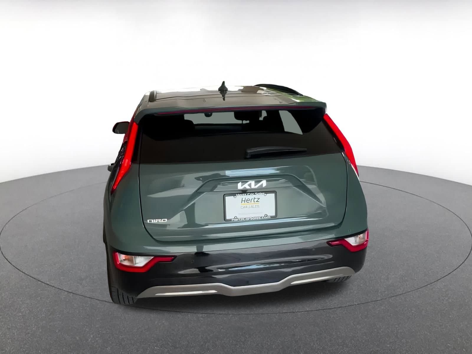Thumbnail: 2023 Kia Niro - 12