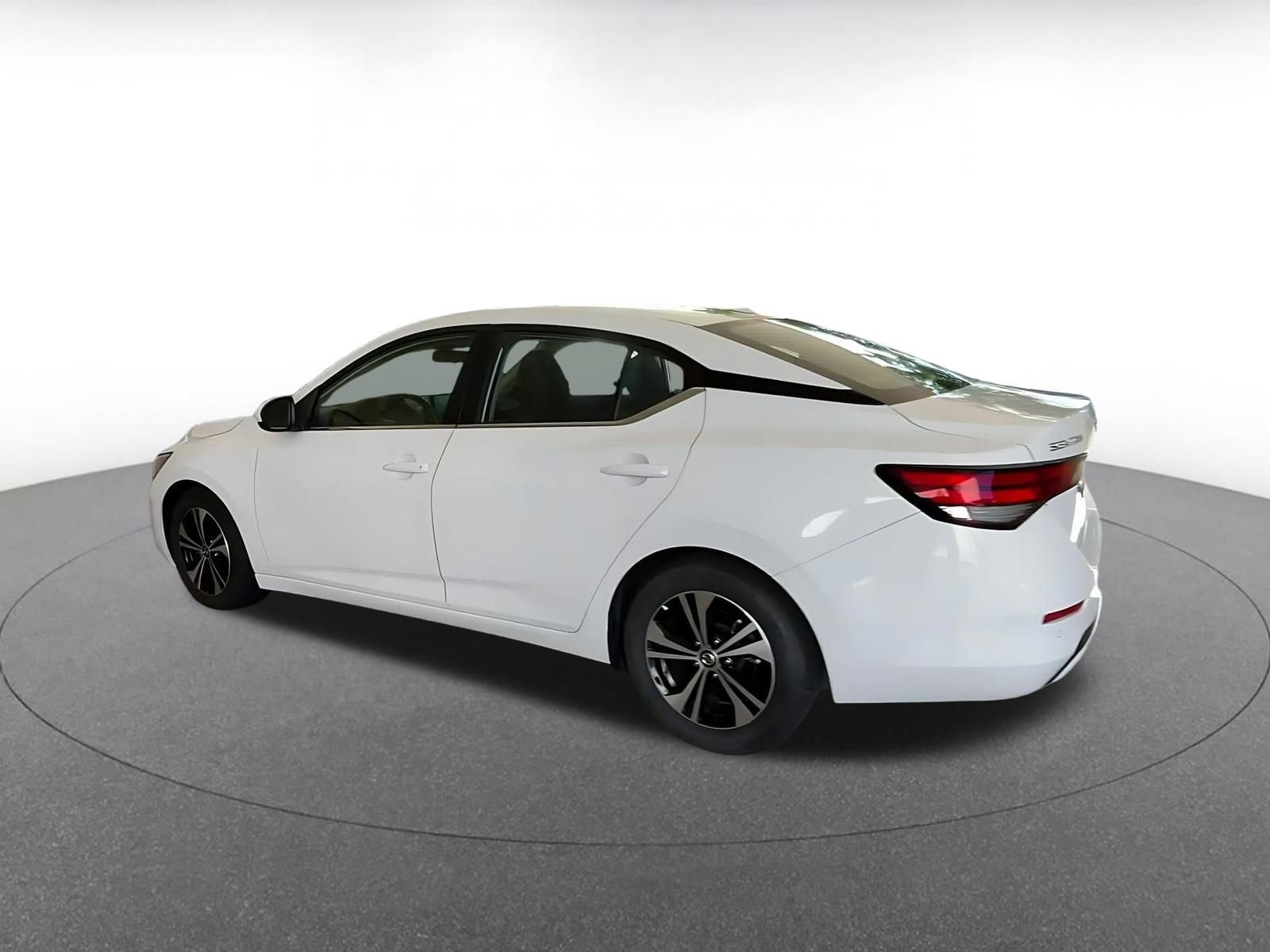 Thumbnail: 2023 Nissan Sentra - 10