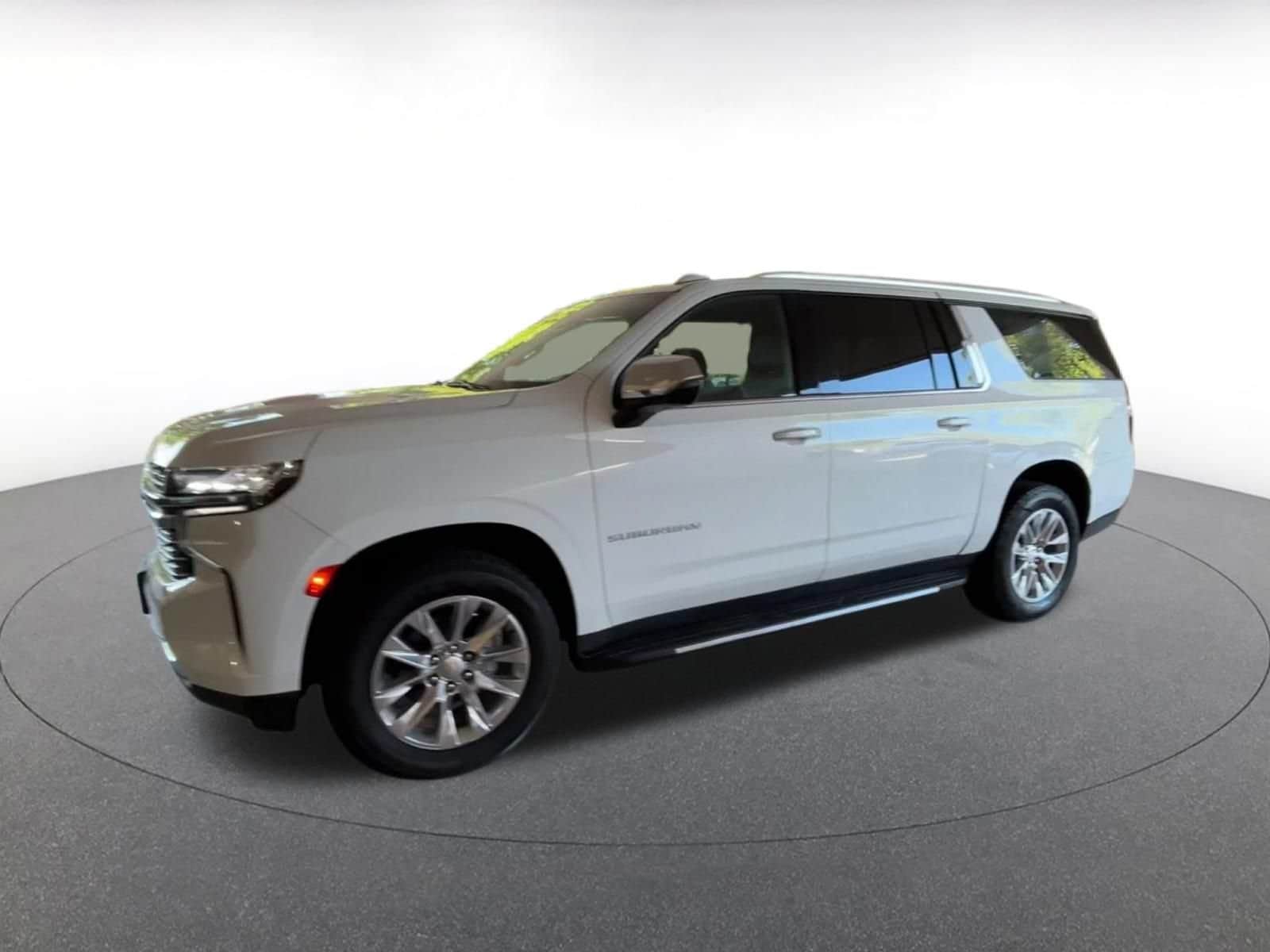 Thumbnail: 2023 Chevrolet Suburban - 8