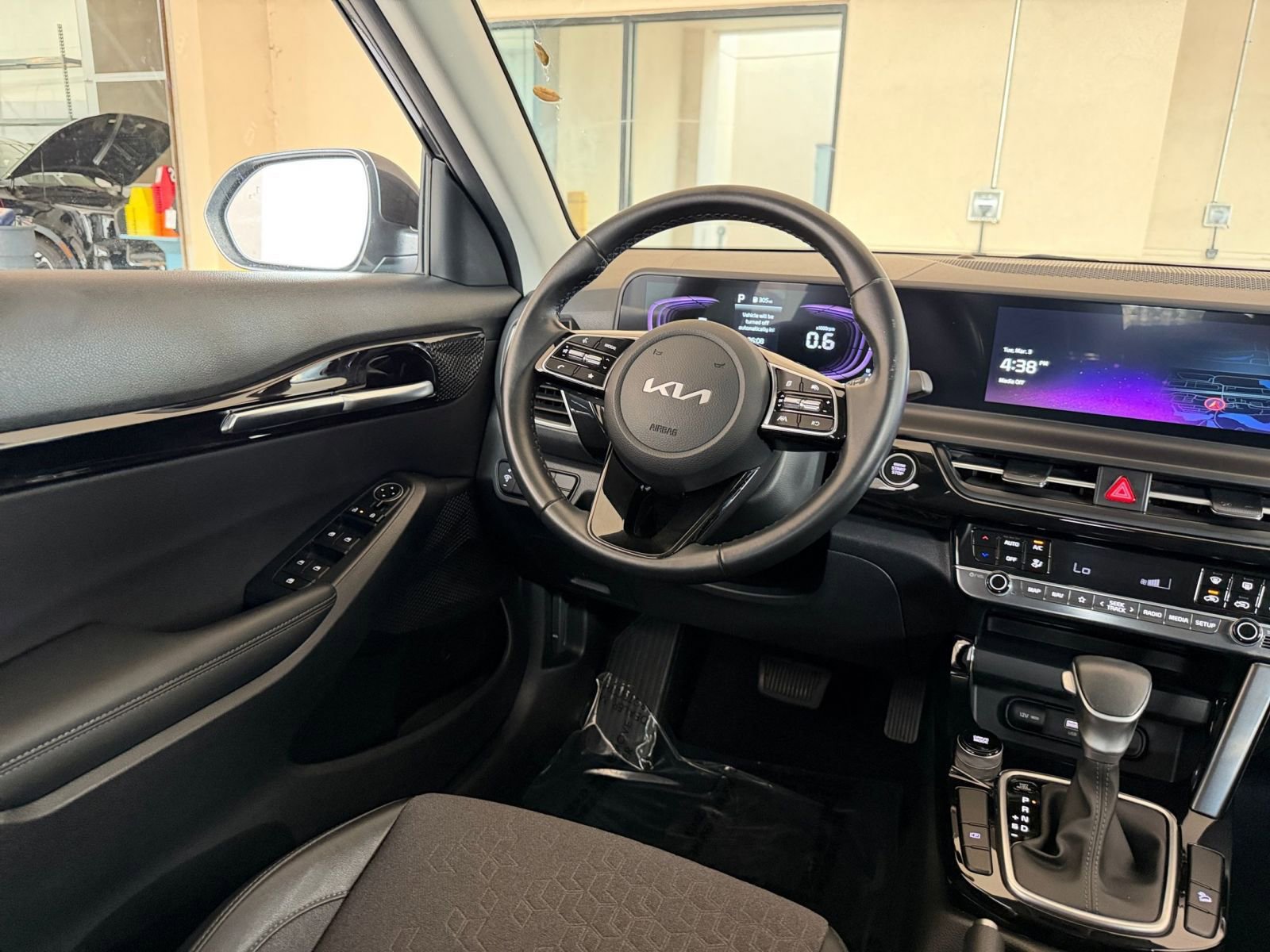 Thumbnail: 2025 Kia Seltos - 29