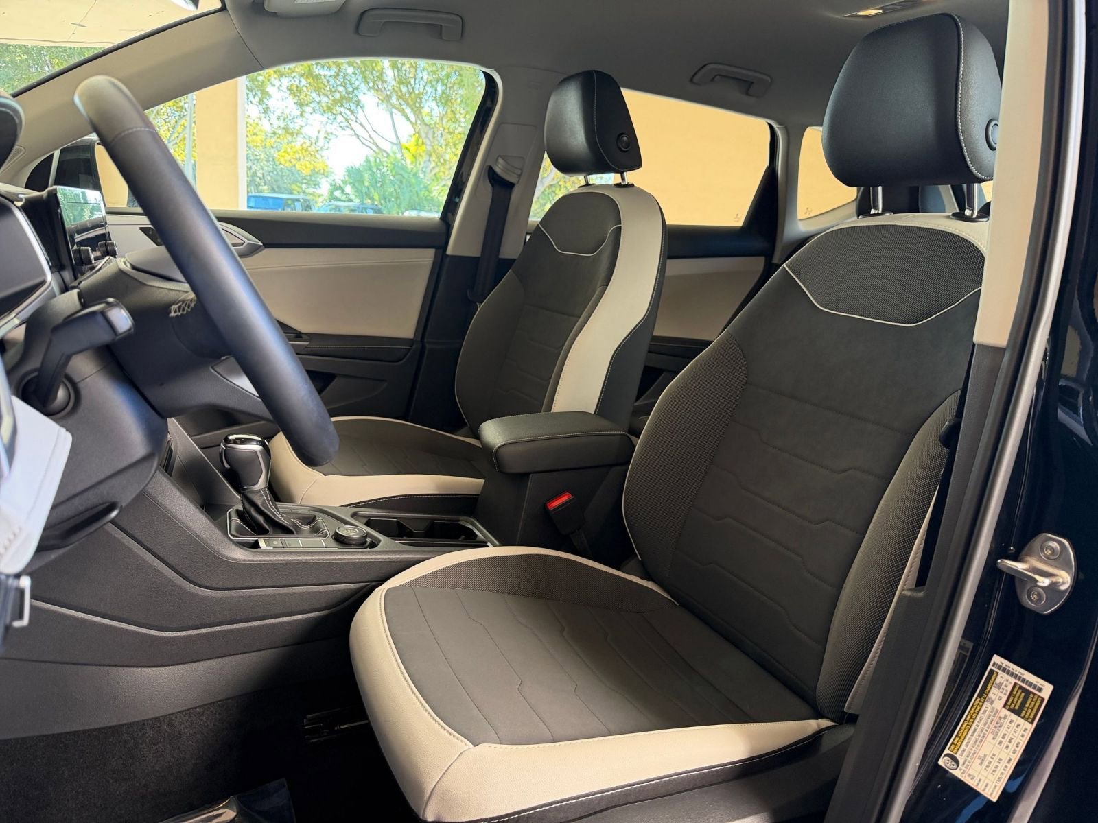 Thumbnail: 2025 Volkswagen Taos - 21