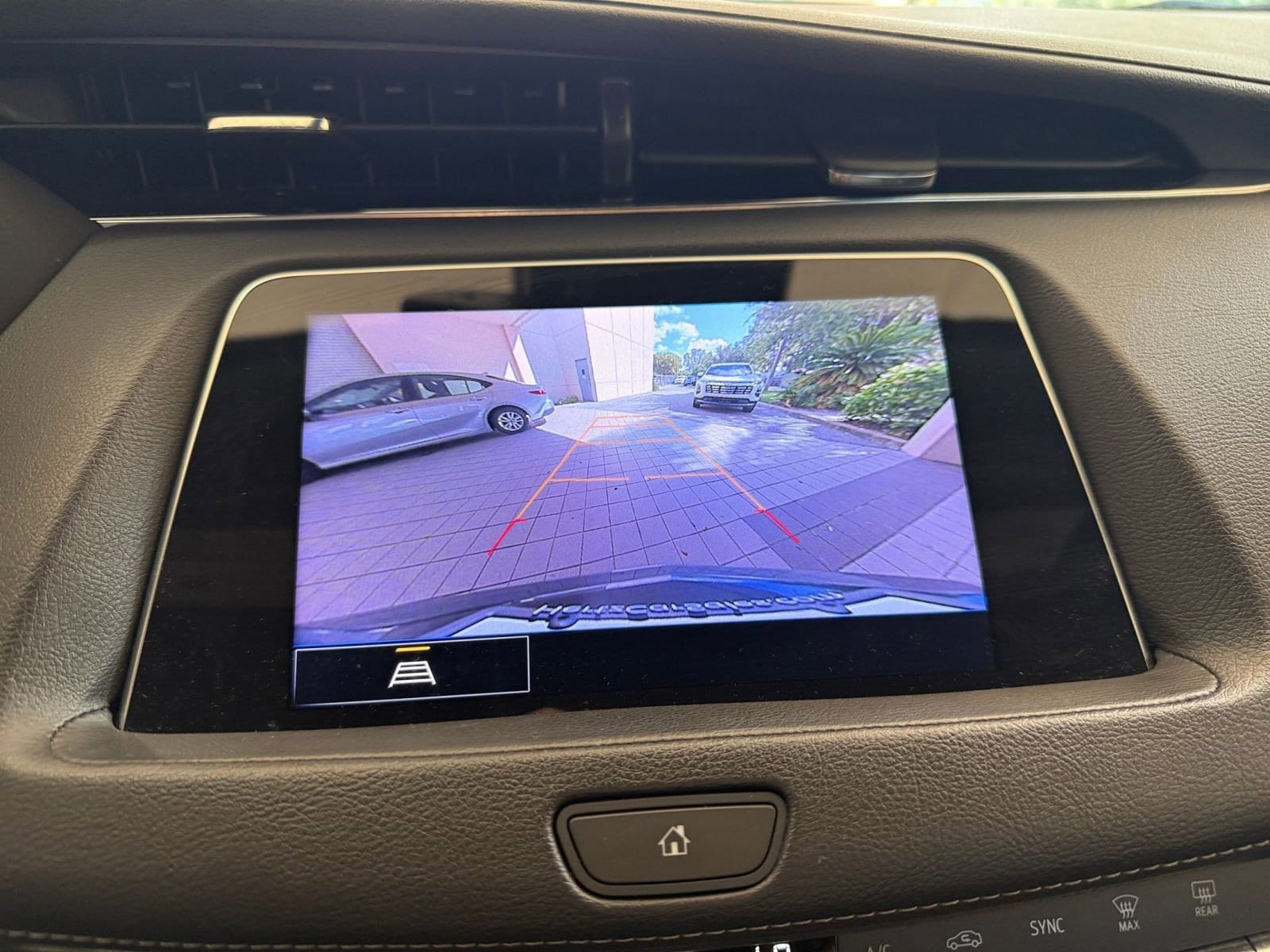 Thumbnail: 2023 Cadillac XT4 - 17