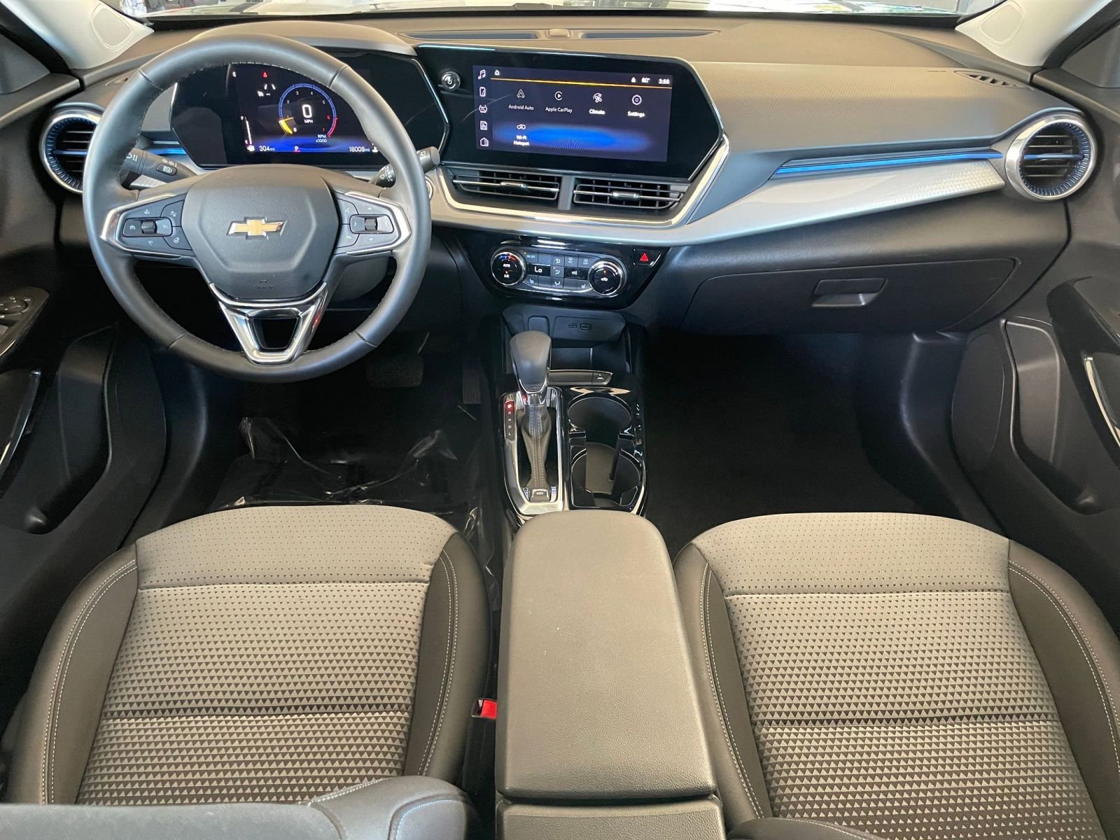 Thumbnail: 2025 Chevrolet Trax - 32