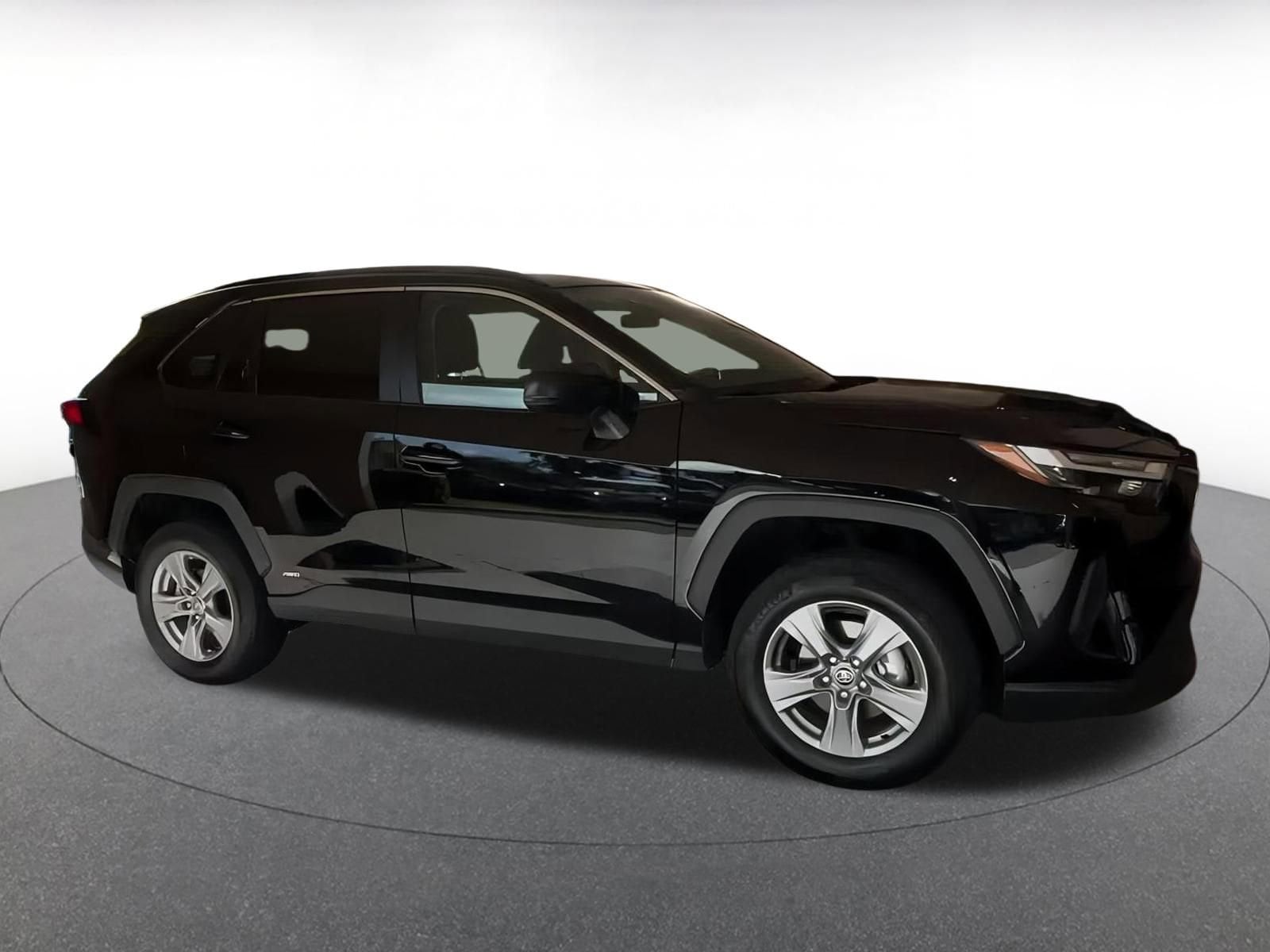 Thumbnail: 2025 Toyota RAV4 - 16