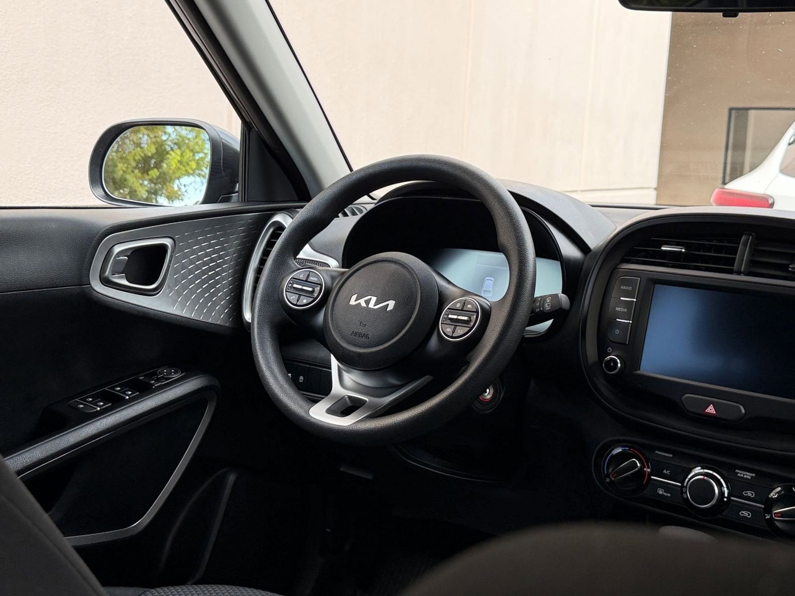 Thumbnail: 2025 Kia Soul - 28