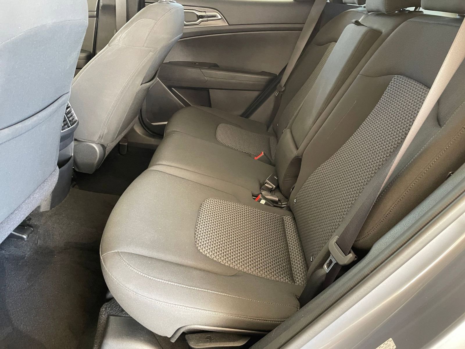 Thumbnail: 2025 Kia Sportage - 25